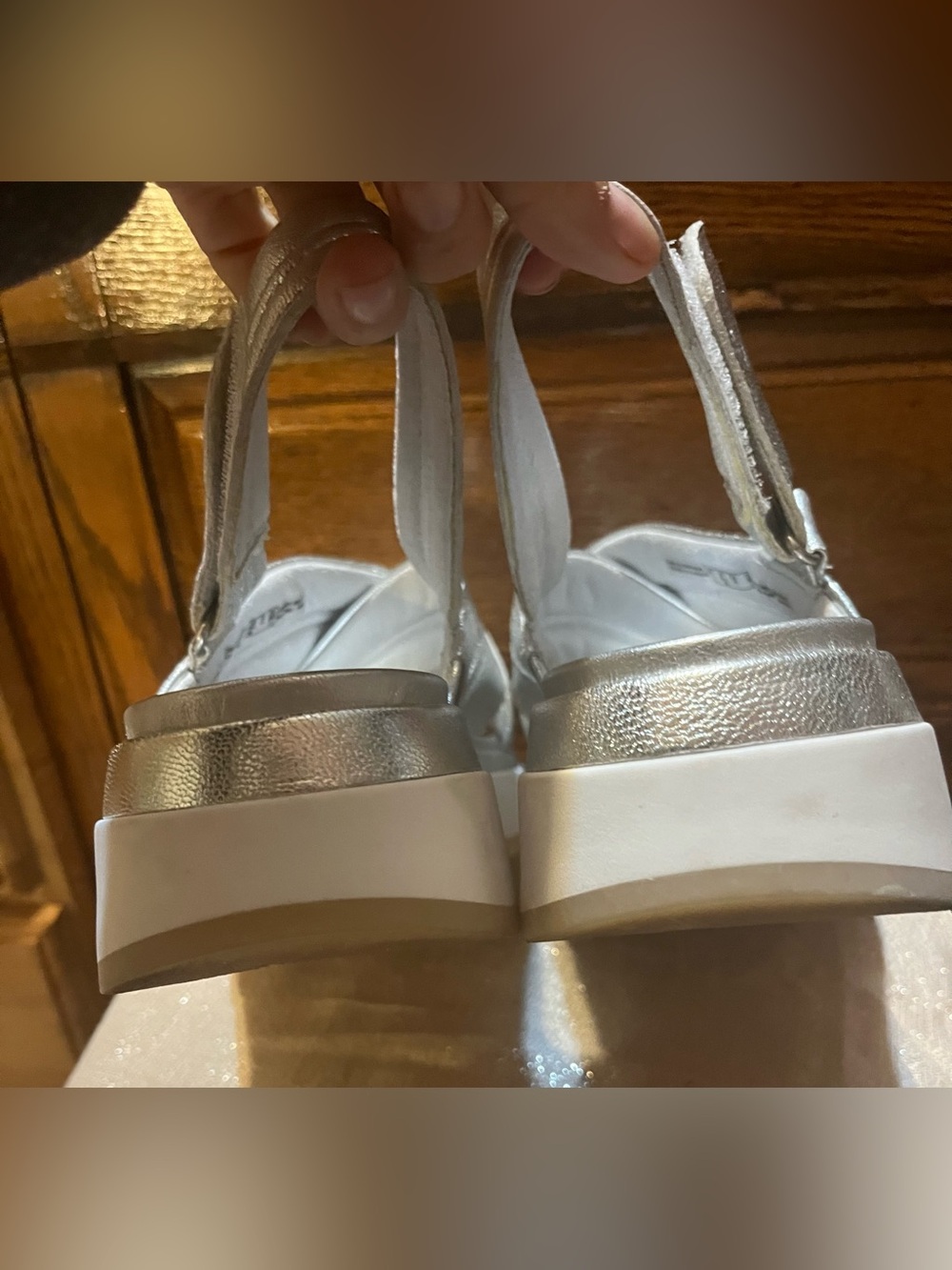 Clark’s Artisan Tuscan Cross Silver Leather Women’s Sandals Contour Cushion 9.5 - Picture 4 of 12